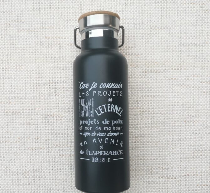 Bouteille isotherme noire, couvercle bambou