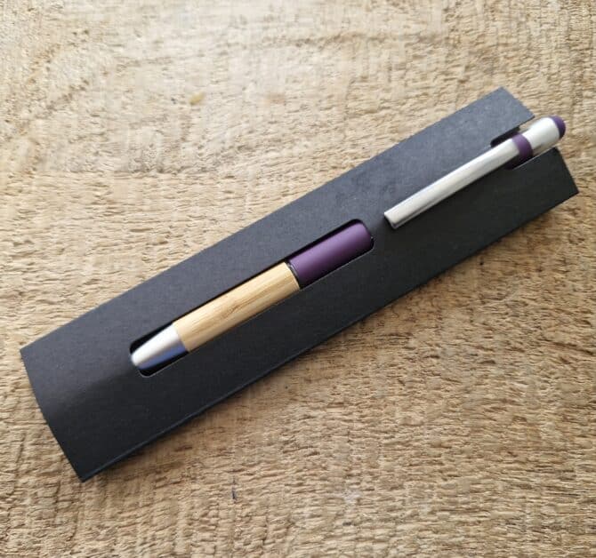 Stylo violet gravé laser Jérémie 31 : 3