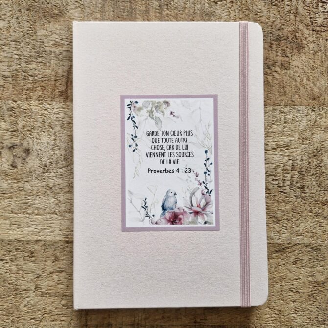 Carnet A5 rose clair Proverbes 4 : 23
