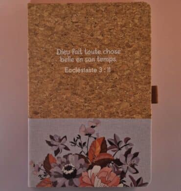 Carnet A5 liège et toile bleu clair, Ecclésiaste 3 : 11